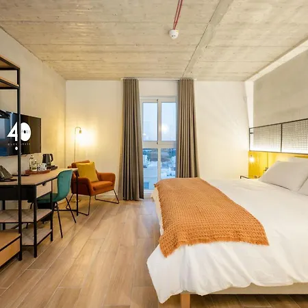 Fort40 * Sliema