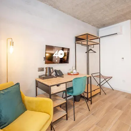 Fort40 * Sliema